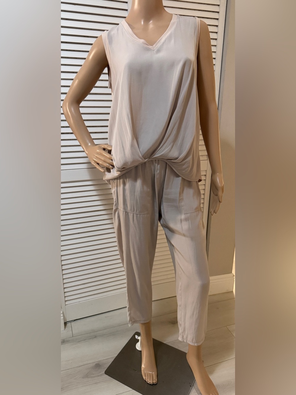 Lola & Sophie. Neutral Draped Matching Top & Pants. Perfect! Size XS